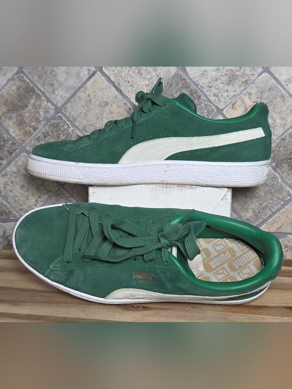 Womans Puma Suede Classic Sneakers in Green and White 9.5 M